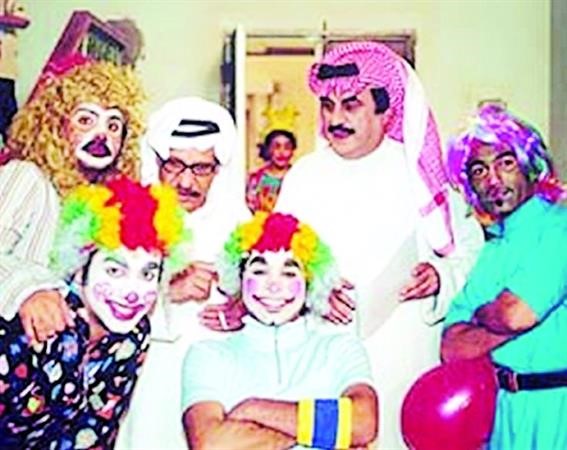مع رفيق دربه عبدالحسين عبدالرضا في الحيالة﻿