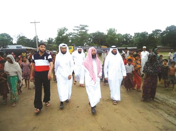 دنبيل العوضي ومحمد القلاف يتفقدان الاحوال في بورما