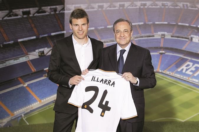 فلورنتينو بيريز مع نجم ريال مدريد الجديد اسيير ايارامندي اپ