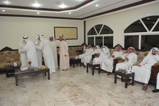 دانور الشريعان مع بعض ابناء الدائرة الخامسة﻿