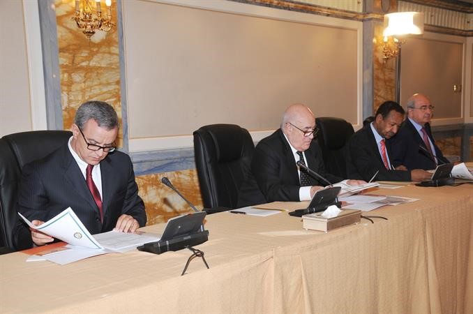 دابراهيم دبدوب ومصطفى عثمان وبعض الحضور﻿
