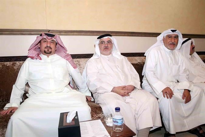 عضو المجلس المبطل خليل الصالح مهنئا د بدر الخضري