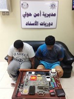 المواطن واليمني في مديرية امن حولي بعد ضبطهما﻿