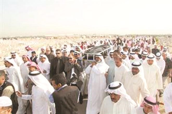  خلال تشييع جثمانه 