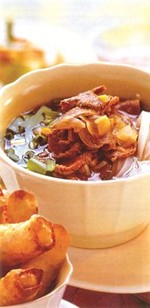 شوربة المعكرونة مع لحم البقر
