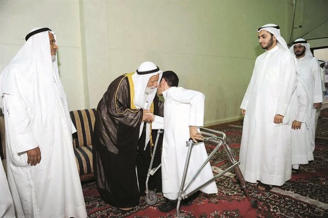 حمود الرومي يتلقى التهاني﻿