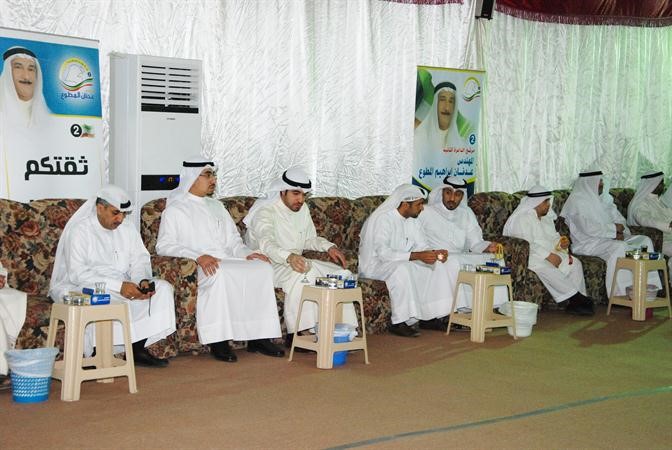 ابناء الدائرة الثانية في مقر عدنان المطوع