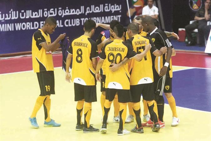 القادسية يسعى للفوز على منافسه الايراني في مباراة حاسمة اليوم﻿