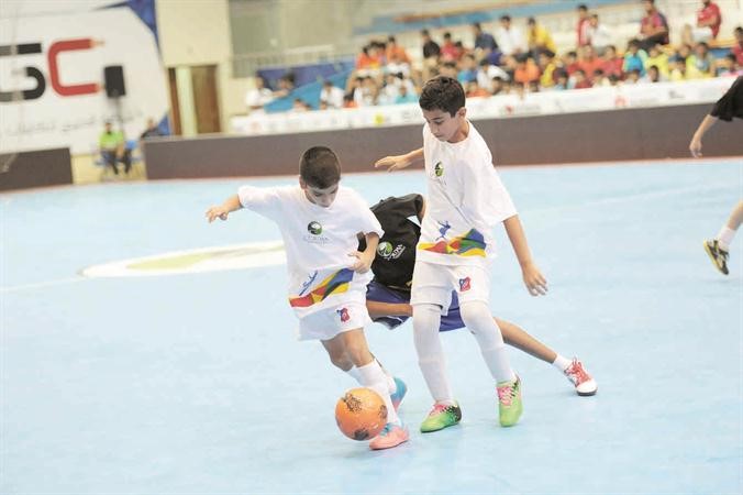 البراعم دائما يمتعون بمهاراتهم الفنية 