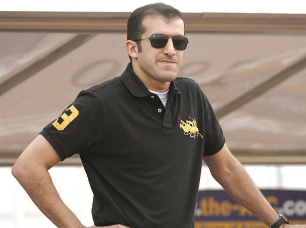 النجم بشار عبدالله اعتزل اللعب لكنه لم يتوقف عن متابعة الكرة 