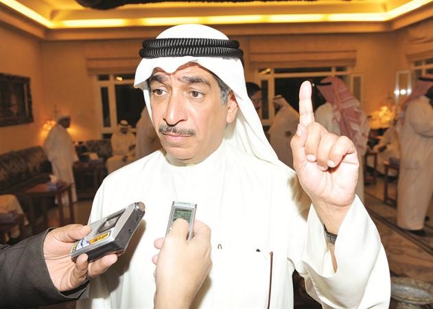 معادل الخرافي متحدثا الى الصحافيين ﻿