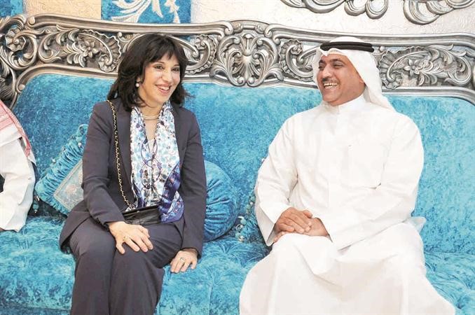 حديث باسم بين مسالم الاذينة والسفيرة الفرنسية ندى يافي	 اسامة ابوعطية﻿