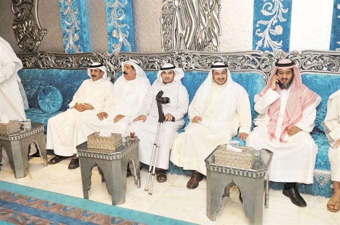 عدد من المهنئين﻿