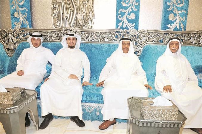 مهنئون ﻿