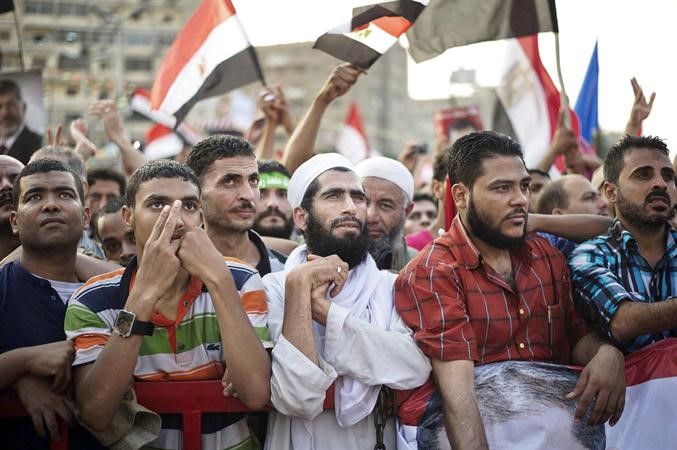 تجمع لانصار الرئيس المعزول د مرسي بميدان رابعة العدوية اول من امس	 افپ﻿