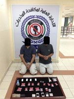 العربيان وامامهما الحبوب المضبوطة