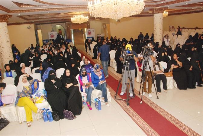 ناخبات الدائرة الخامسة خلال ندوة المرشح سعود السبيعي