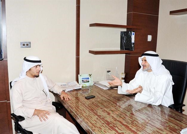 مبارك المطوعمتحدثا للزميل سلطان العبدان