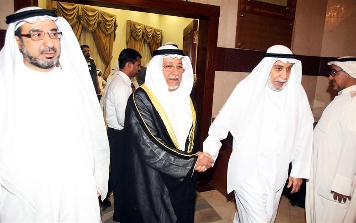 د خالد المذكور مرحبا بالشيخ عليالجراح ويبدو د عصام الفليج﻿