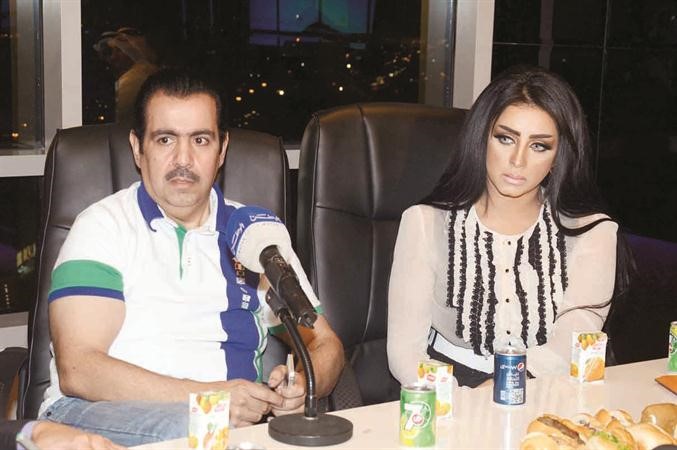 عادل المسلم والمهرة اثناء الاجتماع﻿