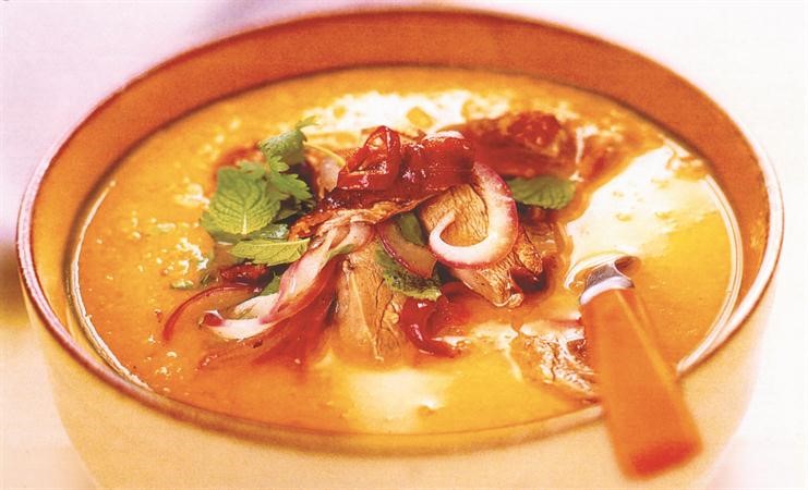 شوربة البطاطا الحلوة مع البط المشوي