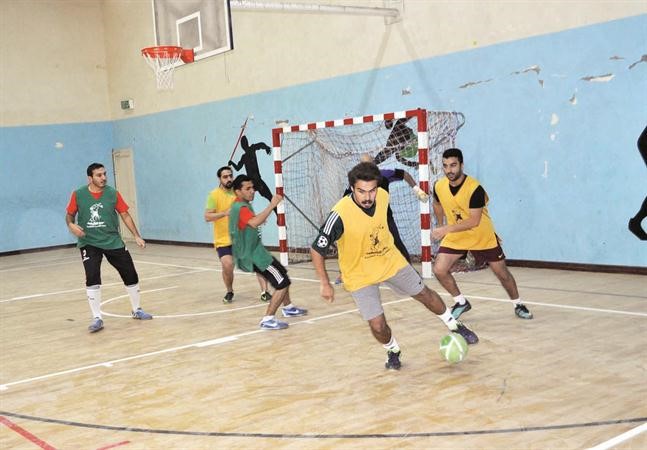 قوة واثارة في اولى مباريات الدورة ﻿