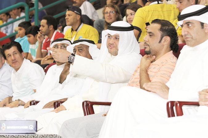 الشيخ طلال المحمد وخالد حبيب يتابعان منافسات البطولة