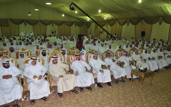 جانب من الحضور في افتتاح مقر الهاجري