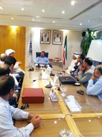 اللواء يوسف الانصاري مترئسا الاجتماع مع ممثلي القطاع الخاص﻿