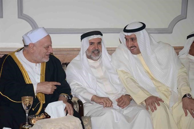 الشيخ فيصل الحمود والسفير البحريني الشيخ خليفة بن حمد وداحمد عمر هاشم﻿
