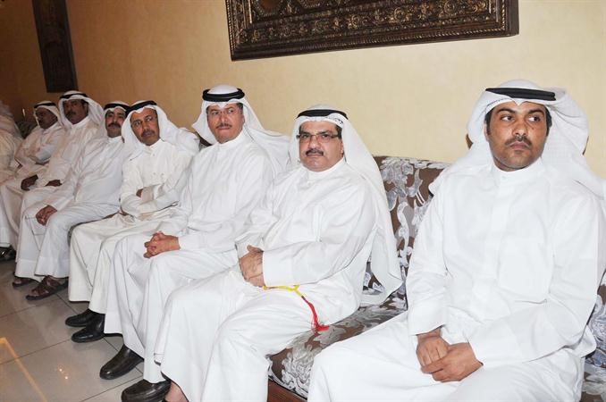 الحضور يستمعون للخرافي