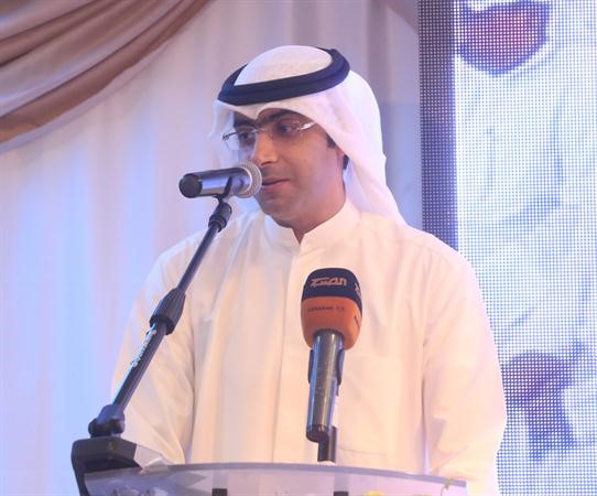 الزميل احمد الفضلي يقدمحفل افتتاح مقر باسل الجاسر