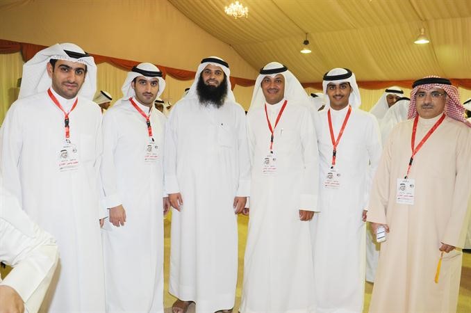 بدر الجبري ومجموعة من مؤيدي المرشح الجبري
