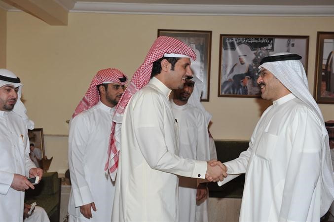 مؤيد الخلف مرحبا باحد الحضور