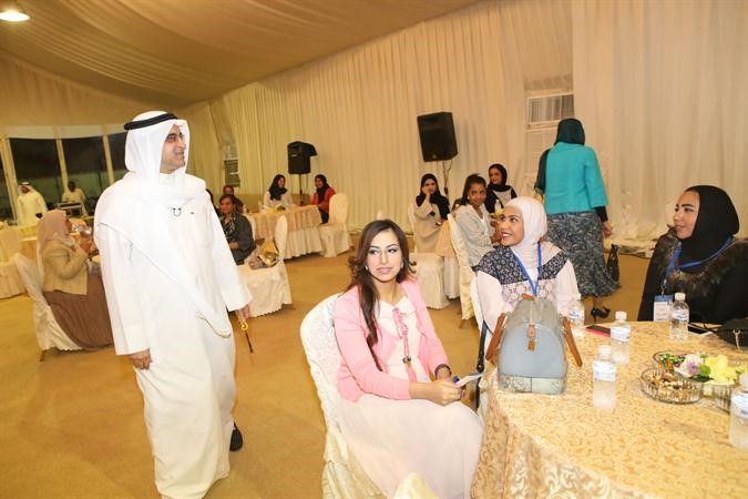 المليفي في حديث خلال الندوة النسائية