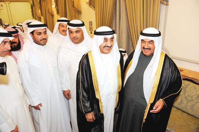 سمو الشيخ ناصر المحمد يتلقى تهنئة جاسم الخرافي وعدد من الحضور	هاني الشمري
