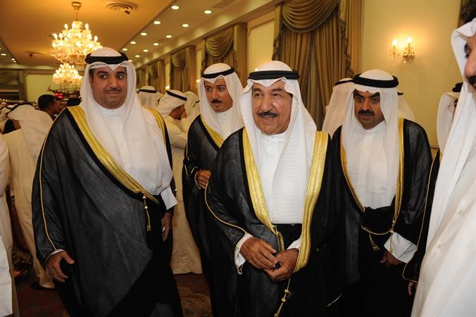 الشيخ جابر العبدالله والشيخ خالد البدر والشيخ احمد الجابر والشيخ مشعل الجابر﻿
