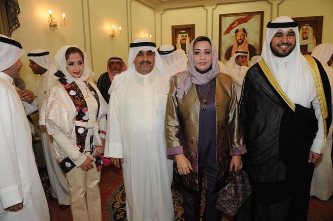 الشيخ خالد محمد الخالد وذكرى الرشيدي والزميل احمد اسماعيل بهبهاني وفاطمة الرشيدي﻿