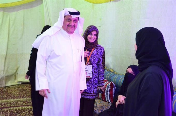 عيسى الكندري مرحبا ببعض الناخبات