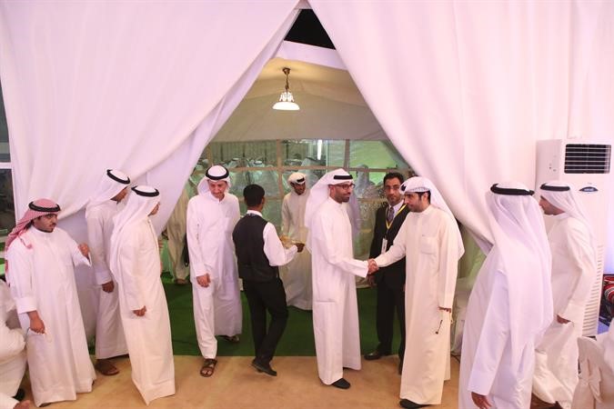 المرشح علي الخميس يرحب بالحضور
﻿