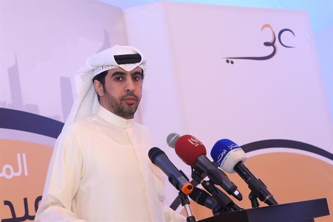 مرشح الدائرة الثالثة علي الخميس متحدثا للحضور
﻿