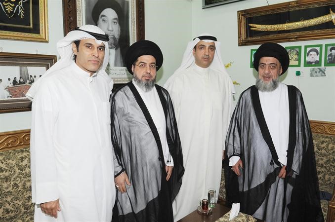 جمال العمر مقدما التهاني ﻿