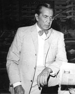 عميد المسرح يوسف وهبي