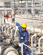 زيادة قيمة وعدد العقود التي وقعتها نفط الكويت في النصف الاول﻿