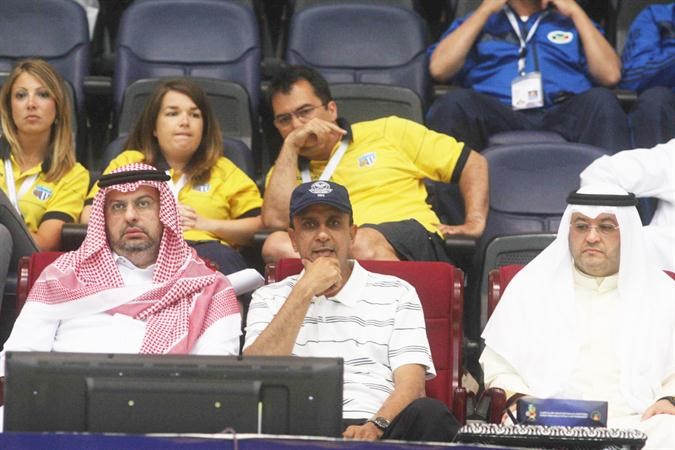 الشيخ طلال المحمد والامير عبدالله بن مساعد وفيصل الجزاف يتابعون المباريات