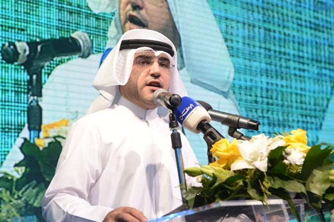  دعبدالكريم الكندري متحدثا خلال الندوة
