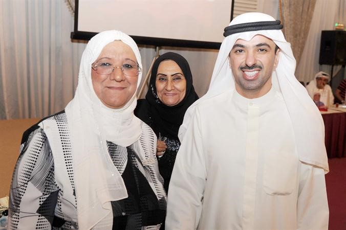  علي الراشد مع دمعصومة المبارك﻿