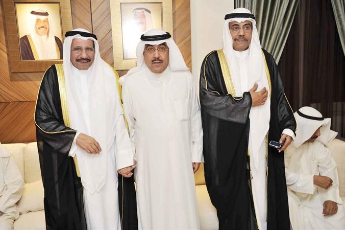 الشيخ شملان العبدالعزيز مع نائب رئيس التحرير الزميل عدنان الراشد﻿