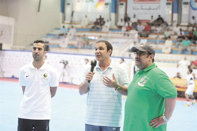 المعلق احمد الطيب متوسطا شهاب حاجية ووليد علي﻿