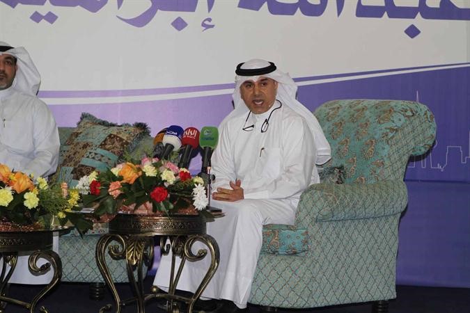 عبدالله التميمي متحدثا خلال الندوة
